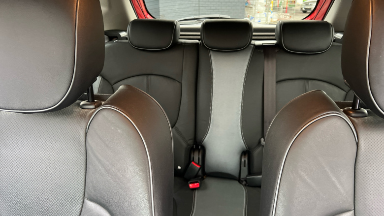 Renault Captur 1.2 TCE Signature Nav 5dr Auto Petrol Hatchback